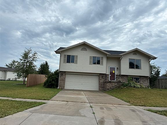 3rd image of 1111 Olivia Dr