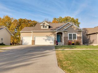 1181 S 95th St, West Des Moines, IA 50266