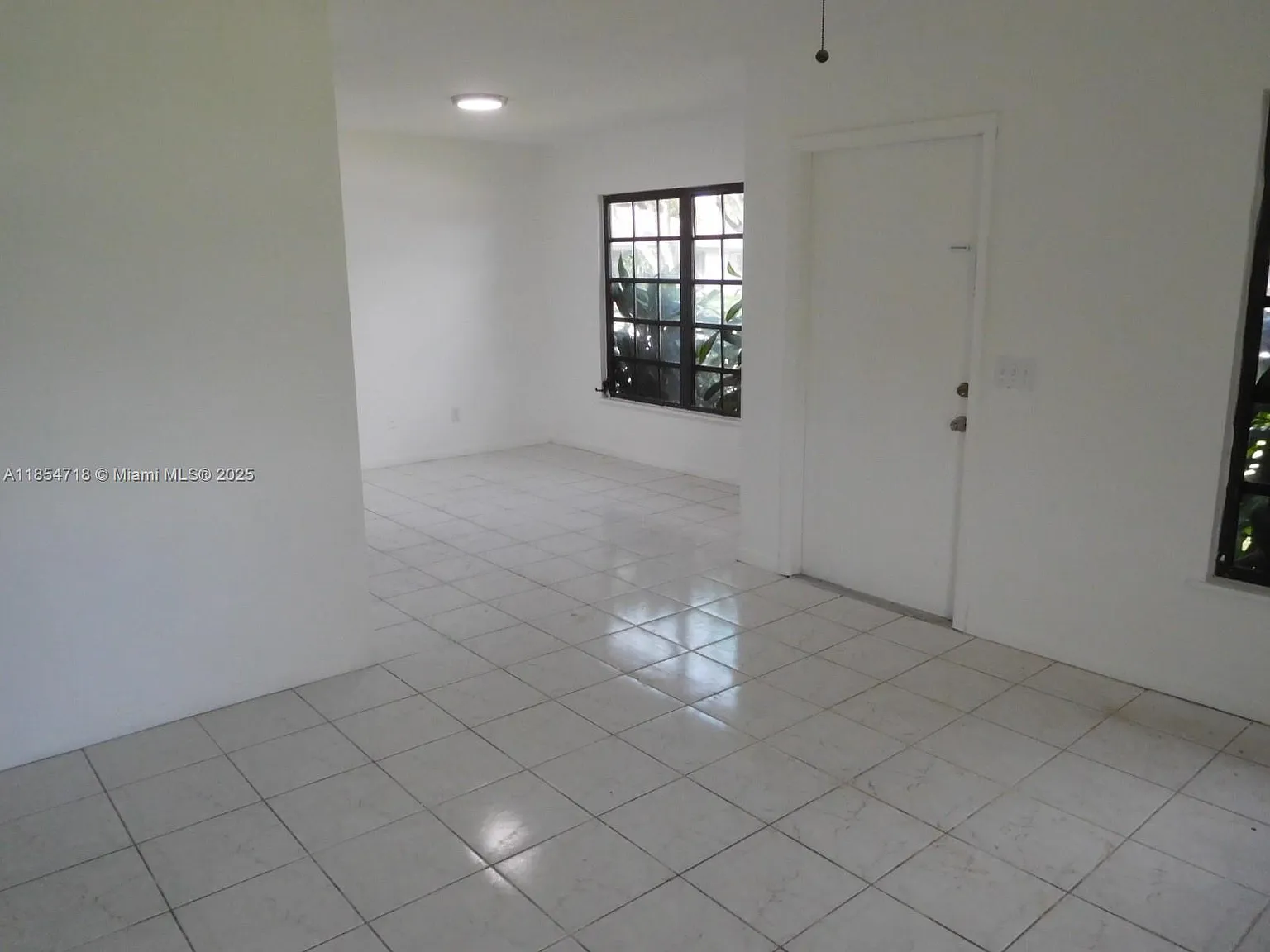3 bed, 1317 sqft, $2,700 — Photo 4