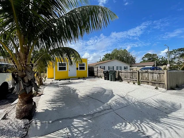 413 North E Street Lake Worth Beach, FL — Photo 2