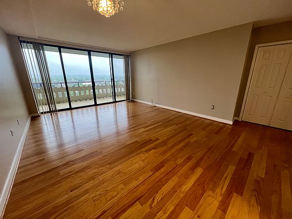2nd image of 6301 Stevenson Ave #Penthouse 1514