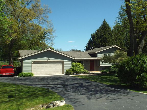 2nd image of 642 Homestead Ln