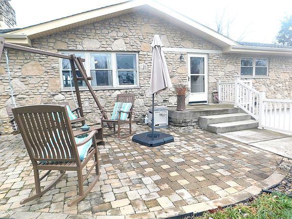 5th image of 1224 S Maple Dr
