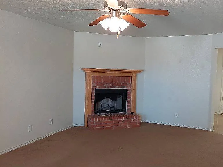 3902 Bolivar Dr — Photo 2