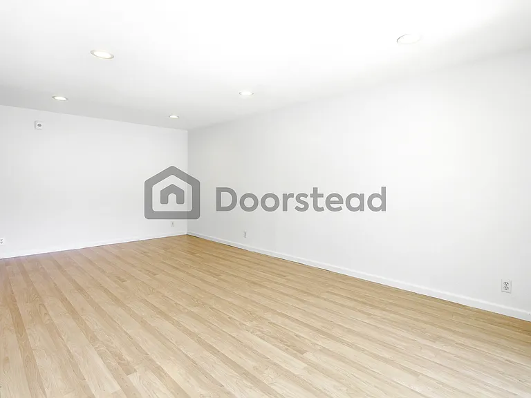 12700 NE 8th St #E303 — Photo 13