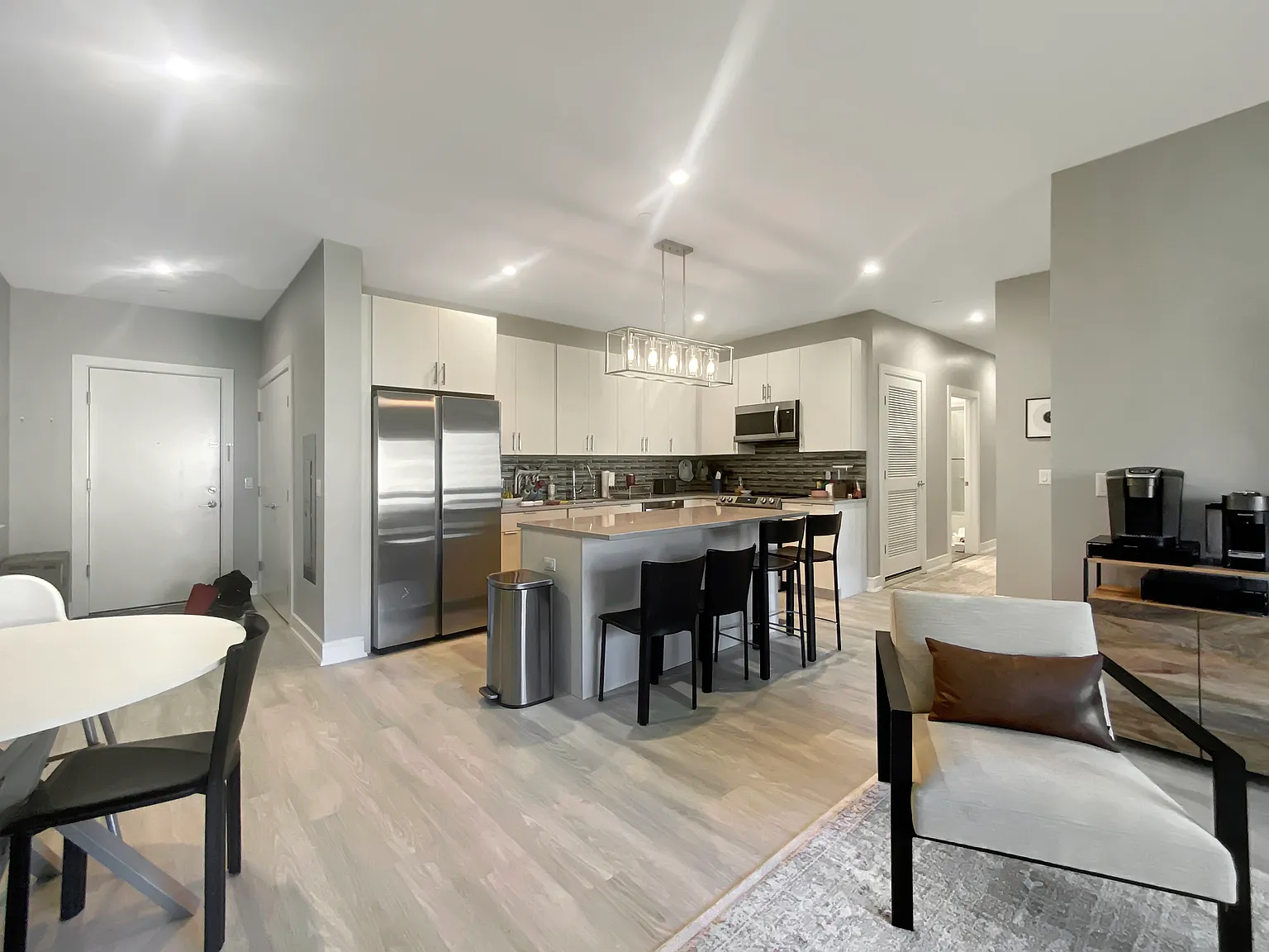 2 bed, 1405 sqft, $3,800 — Photo 3