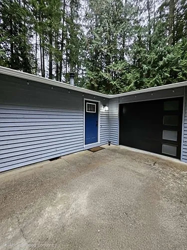 8553 Jennifer Ln NE Photo 1