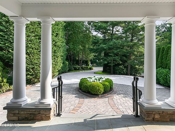 3rd image of 619 Beacon Blvd