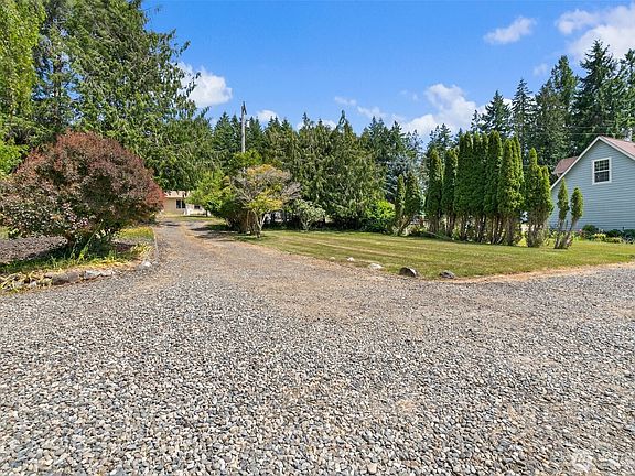 5th image of 3820 85th Avenue NW