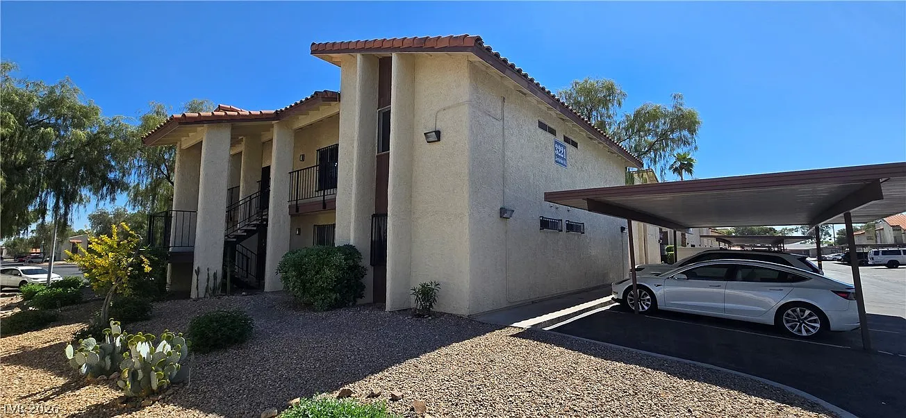 2 bed, 2.0 bath, 922 sqft, $1,125 — Photo 1