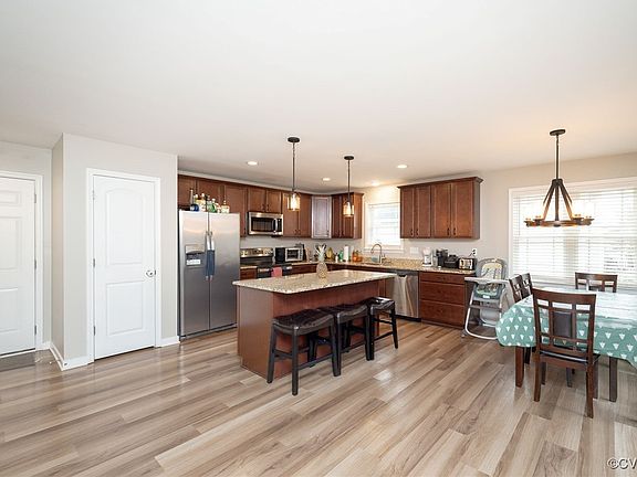 5th image of 5925 Autumnleaf Dr