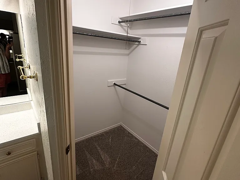 2724 Southpark Ln — Photo 14