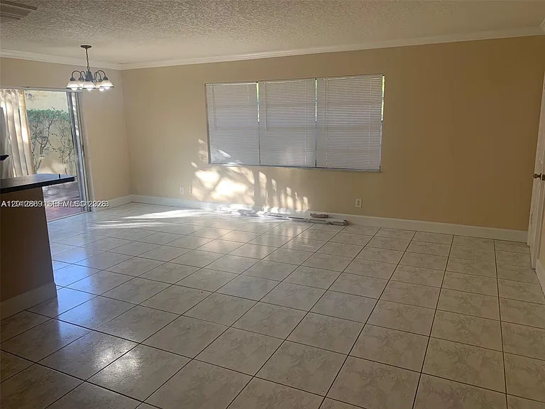 1702 McKinley St #4 — Photo 8