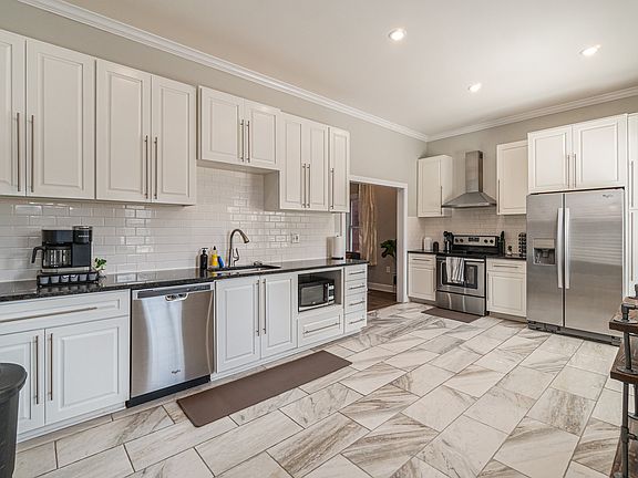 Full Kitchen on main floor