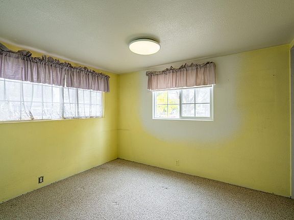 5th image of 1008 Willard Ave
