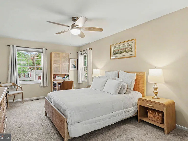 726 Gentle Breeze Ct — Photo 15