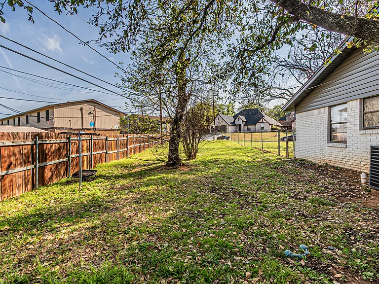 308 Franklin Dr — Photo 34