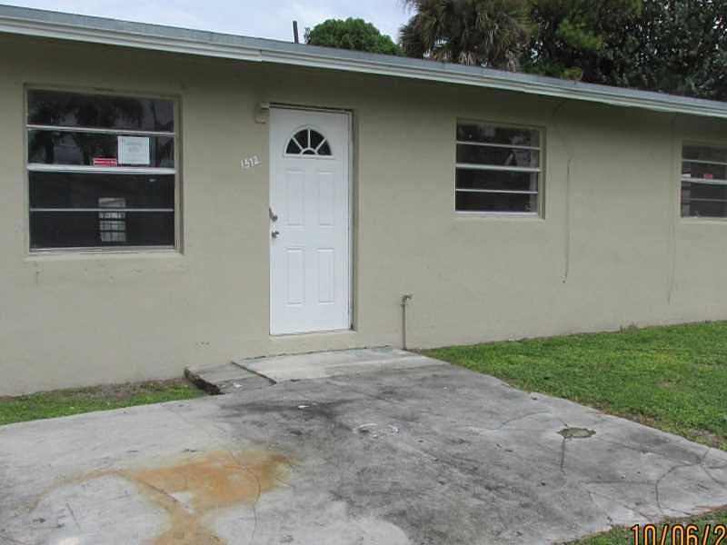 1st image of 1572 NW 15th Ter