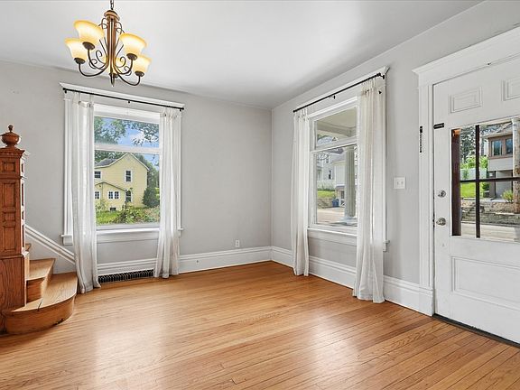 4th image of 313 2nd St NW