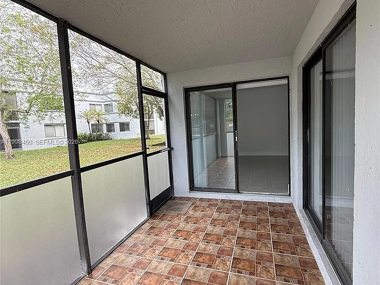155 Lakeview Dr #101 — Photo 16