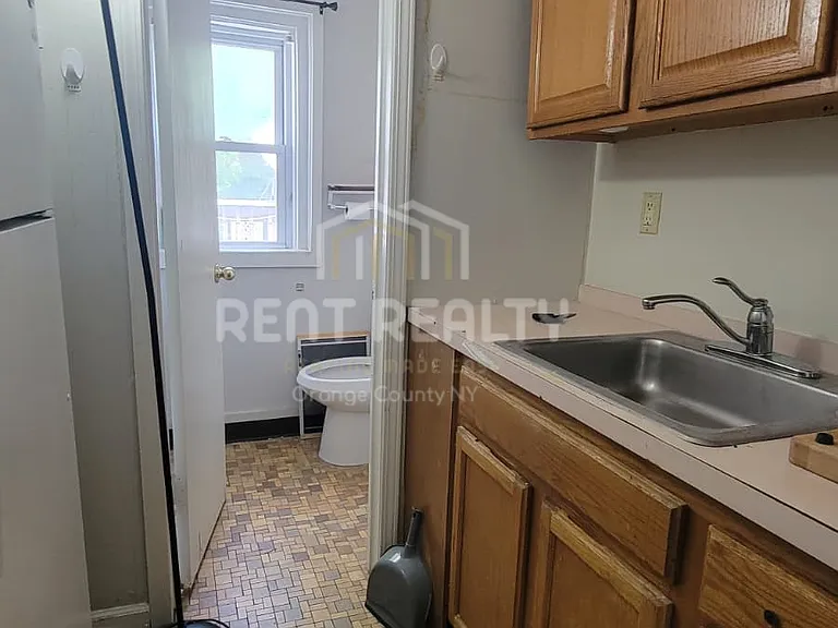 143 Main St #7 — Photo 3