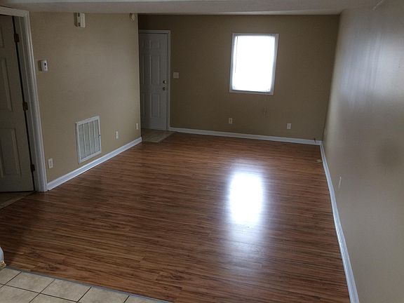 2nd image of 971 Villa Dr #26