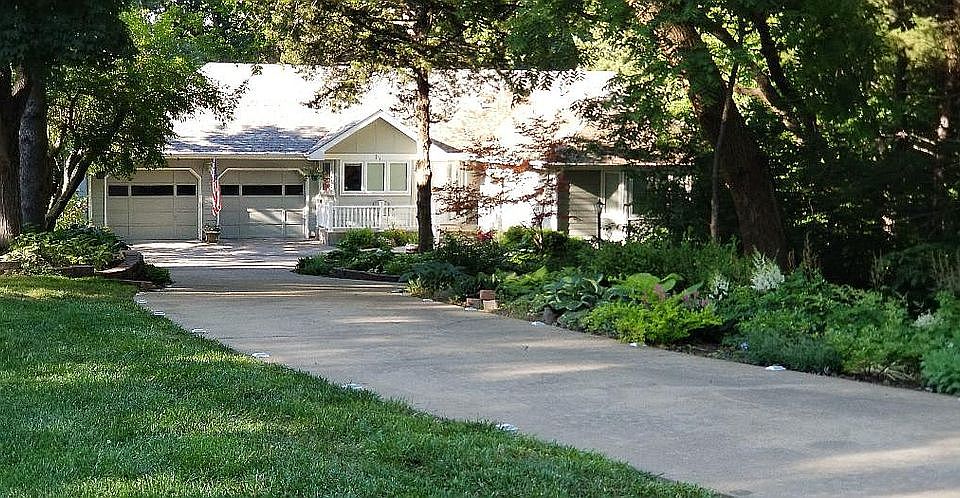 1st image of 3016 Tamarak Dr