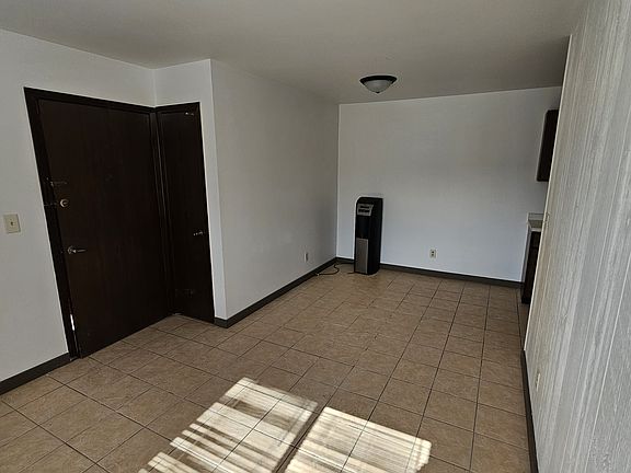 4th image of 1716 La Crescent St #82
