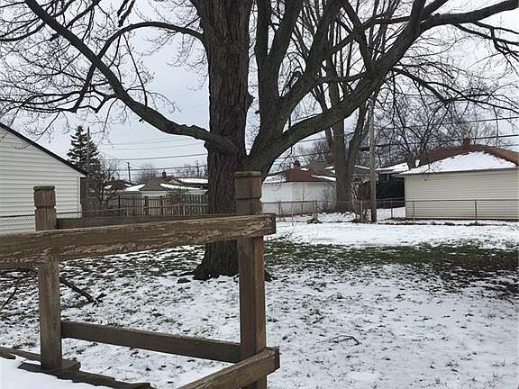 2nd image of 15501 Agnes Blvd