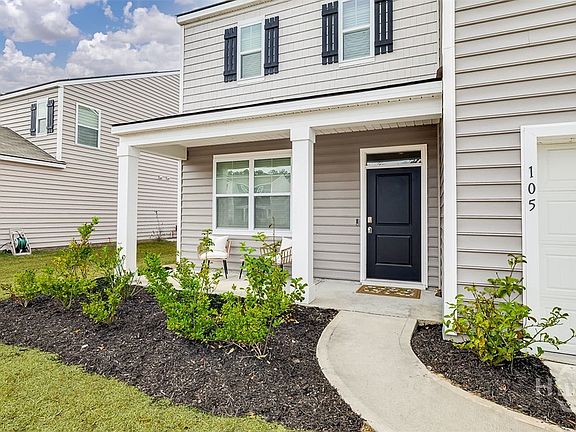 3rd image of 105 Windrush Pines Pines