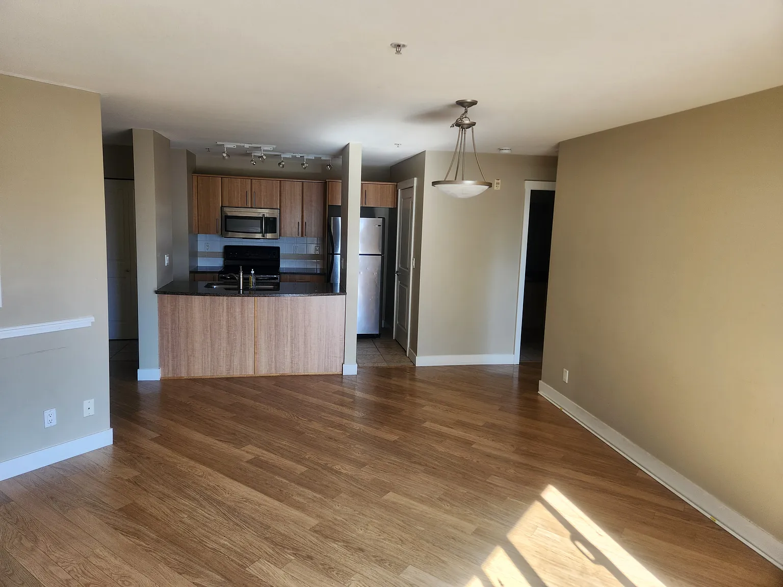 2 bed, 741 sqft, $1,800 — Photo 4