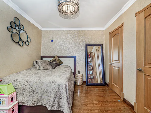 735 Avenue W image 21 of 28