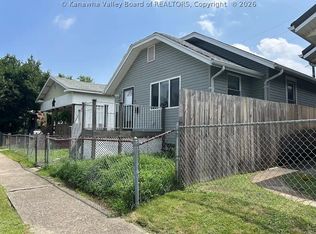 122 10th Ave, South Charleston, WV 25303