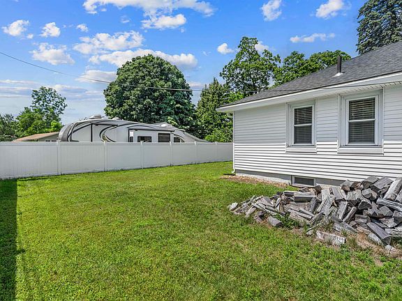3rd image of 222 Calef Road