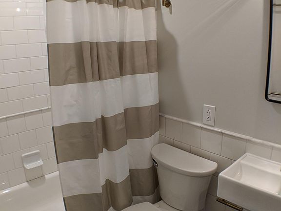 Hall bathroom, full bath.