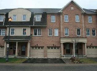 33 Kiriakou St, Toronto, ON M1P5G8