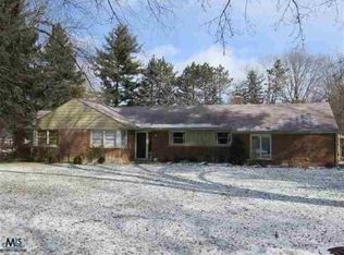 4056 Chestnut Hill Dr, Troy, MI