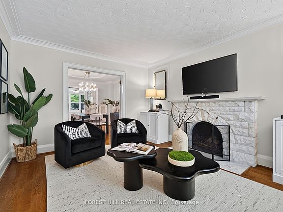 3rd image of 25 Castlewood Rd