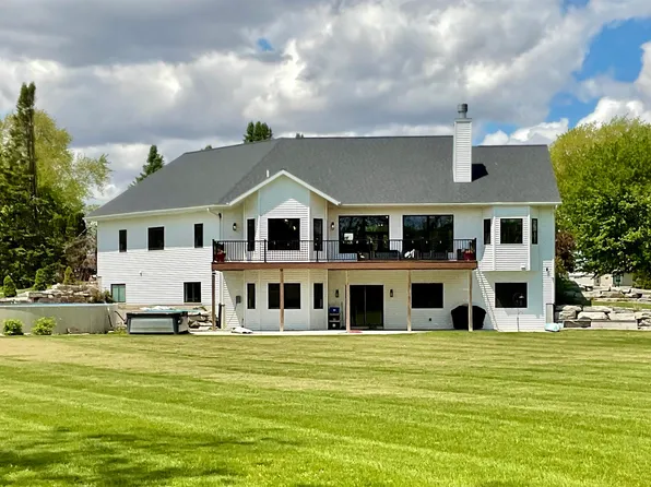 W10559 Hickory Point Rd, Beaver Dam, WI 53916