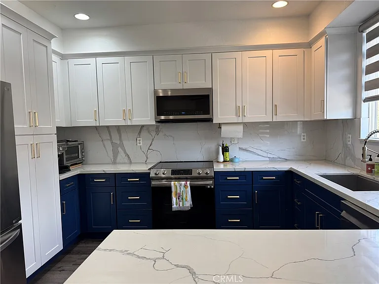 2271 Yarbough Dr — Photo 4
