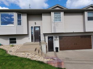 9020 N Badger Rd, East Dubuque, IL 61025