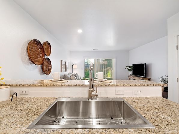 1465 W Deer Crest St APT P107