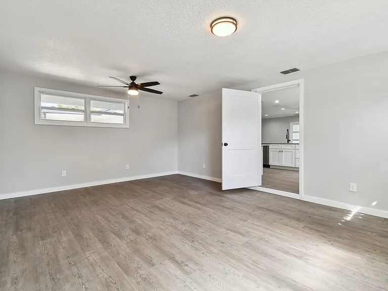 535 W Palmeden Dr — Photo 24