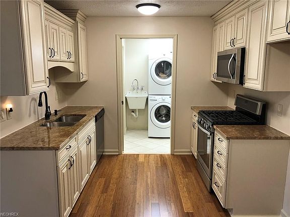 2nd image of 4294 Bennington Blvd #7C