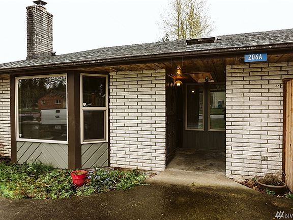 2nd image of 206 W Galena Ave