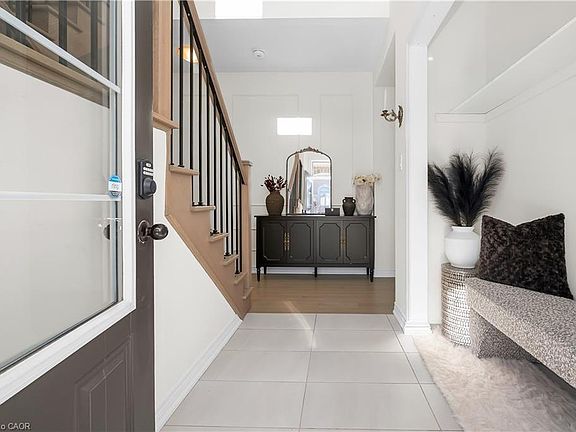 5th image of 3131 Goodyear Rd