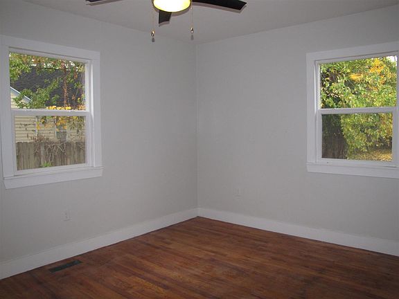 5th image of 372 Park Ave