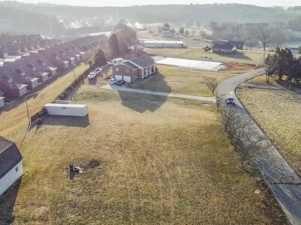 3188 Midway Rd #2, Lenoir City, TN 37772