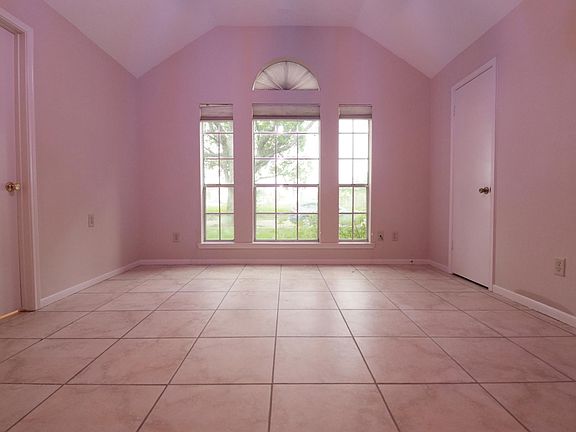 3rd image of 2408 Shenandoah Dr