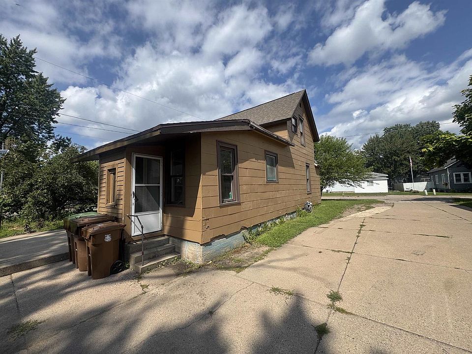 31st image of 2100 PRAIRIE STREET